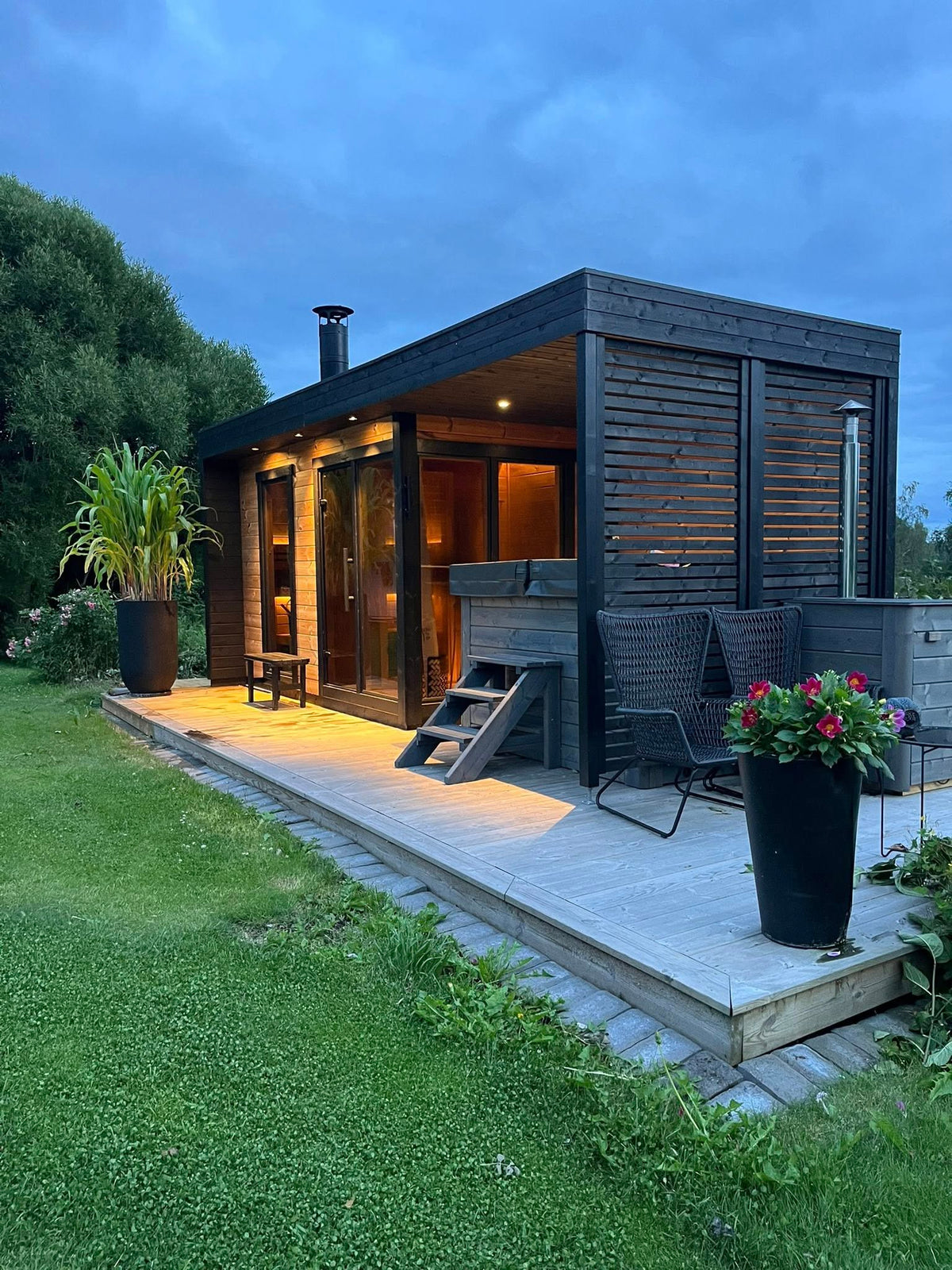 Leil Patio L Plus Sauna - outdoor setting